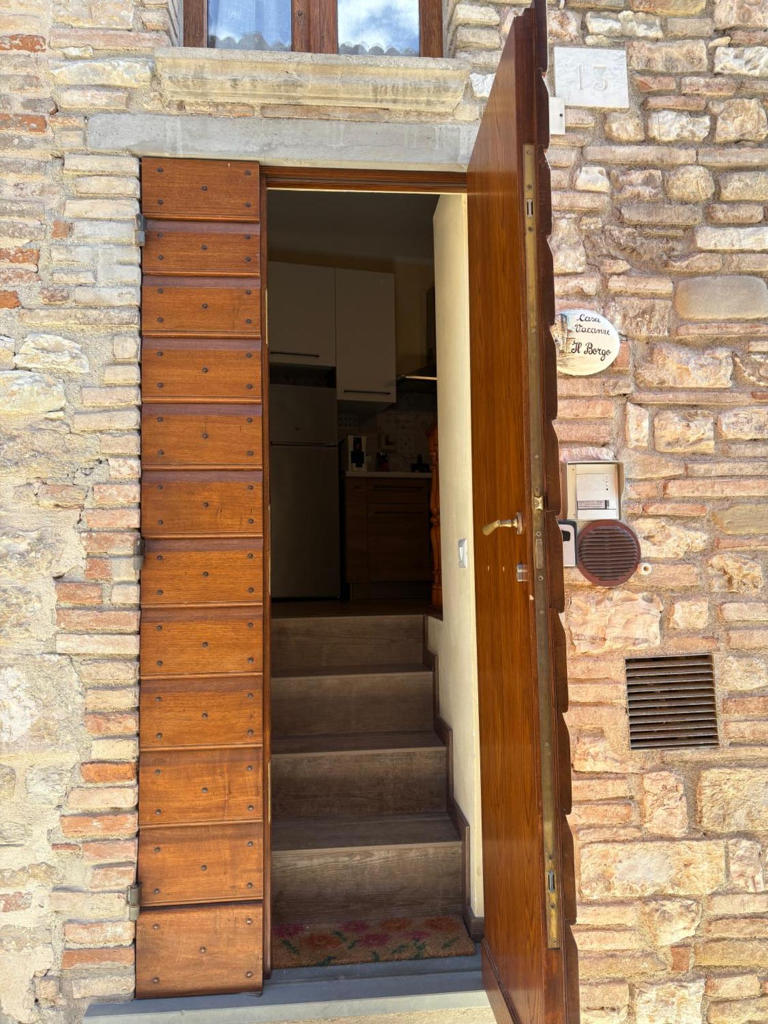 Casa Vacanze Il Borgo กุบบีโอ ภายนอก รูปภาพ