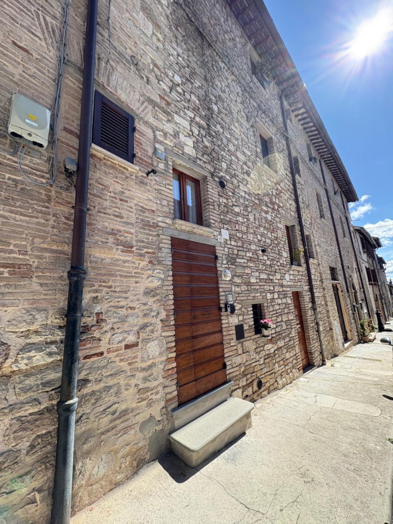 Casa Vacanze Il Borgo กุบบีโอ ภายนอก รูปภาพ